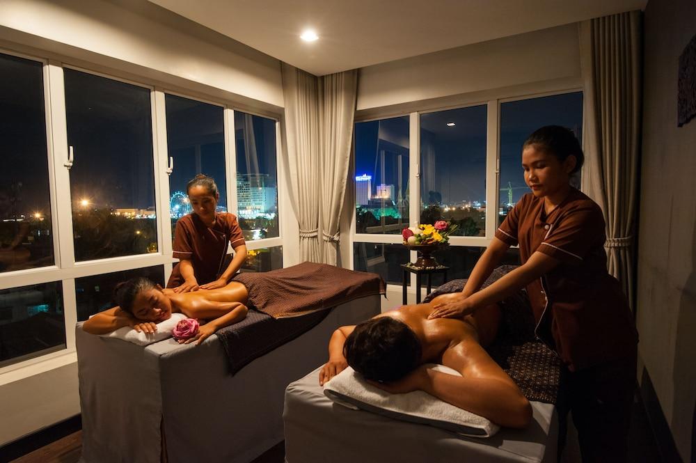 Apsor Palace Hotel Phnom Penh Esterno foto