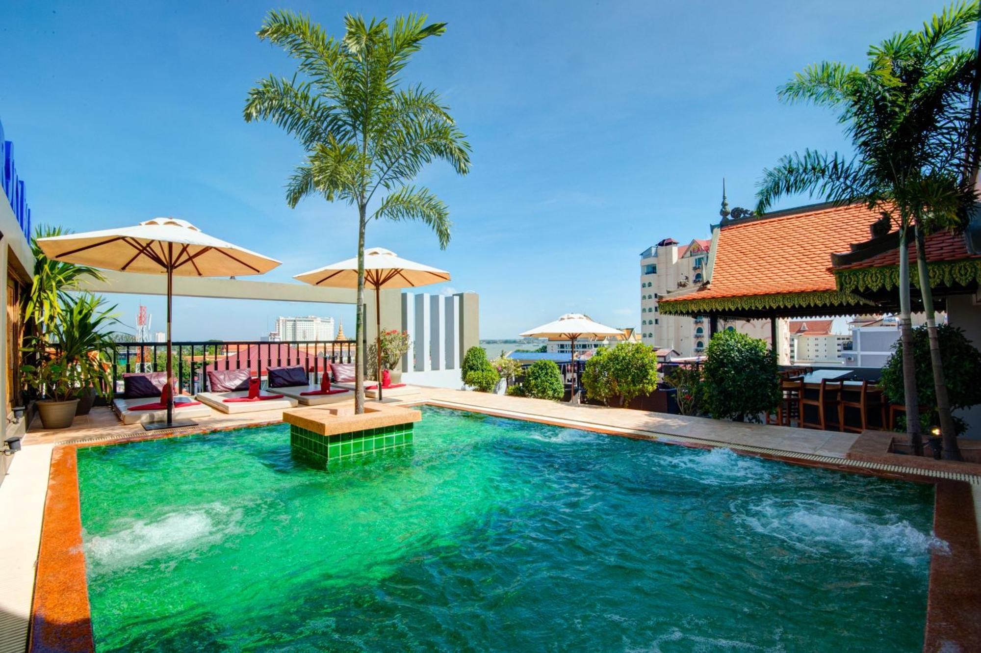 Apsor Palace Hotel Phnom Penh Esterno foto