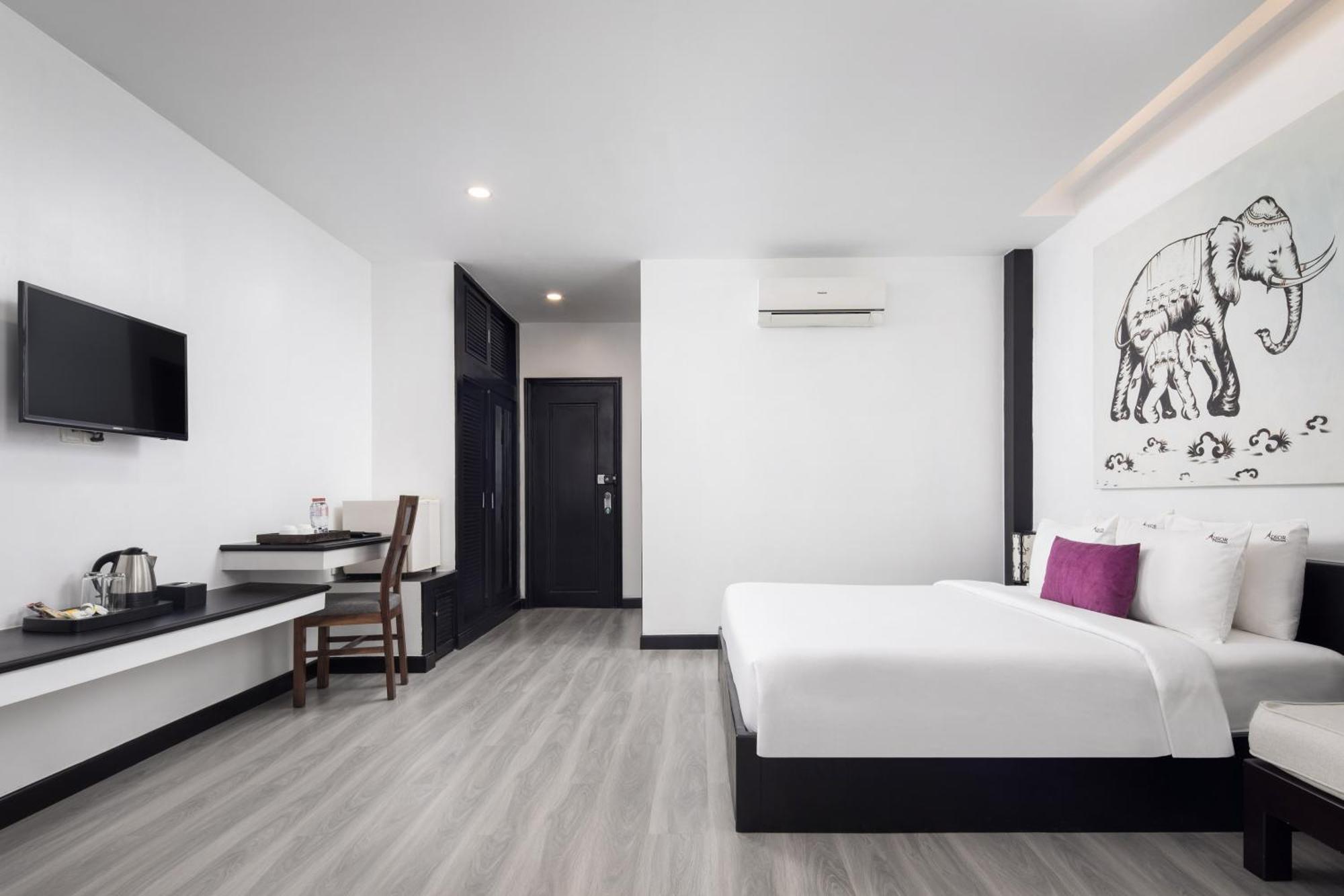 Apsor Palace Hotel Phnom Penh Esterno foto