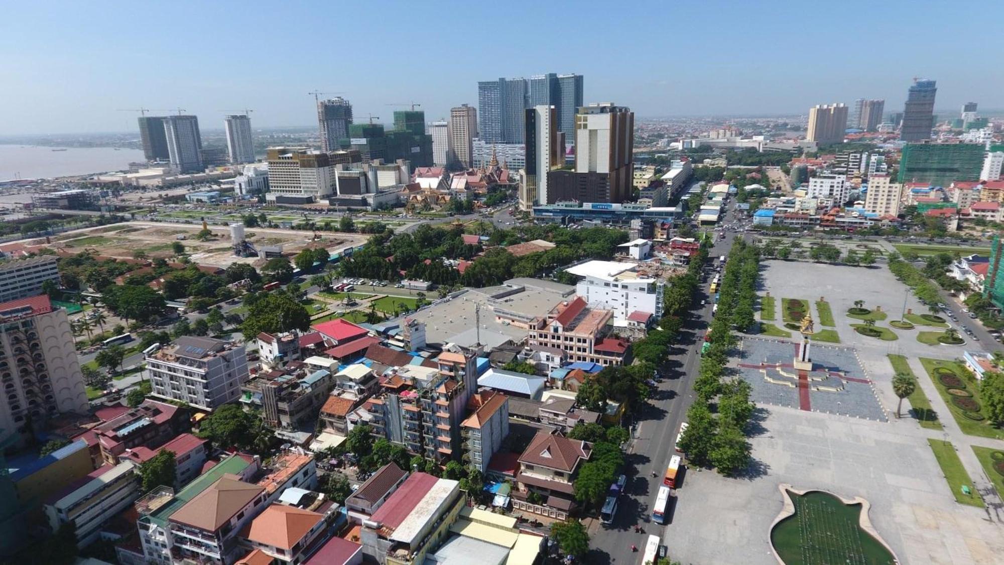 Apsor Palace Hotel Phnom Penh Esterno foto